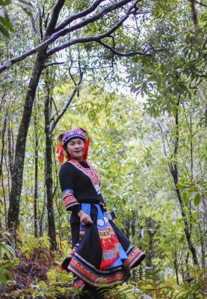 市民反映充电插座松垮不便?记者实地走访贵阳火车站